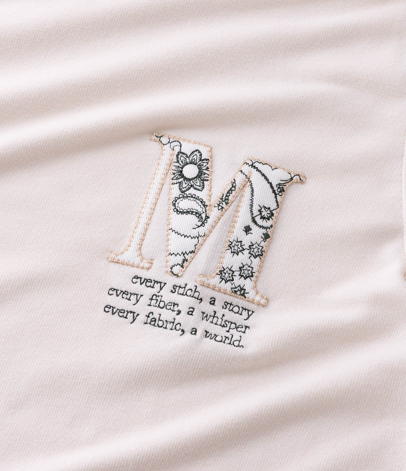Camiseta em Algodão Manga Curta com Lettering M Bordado Branco 8