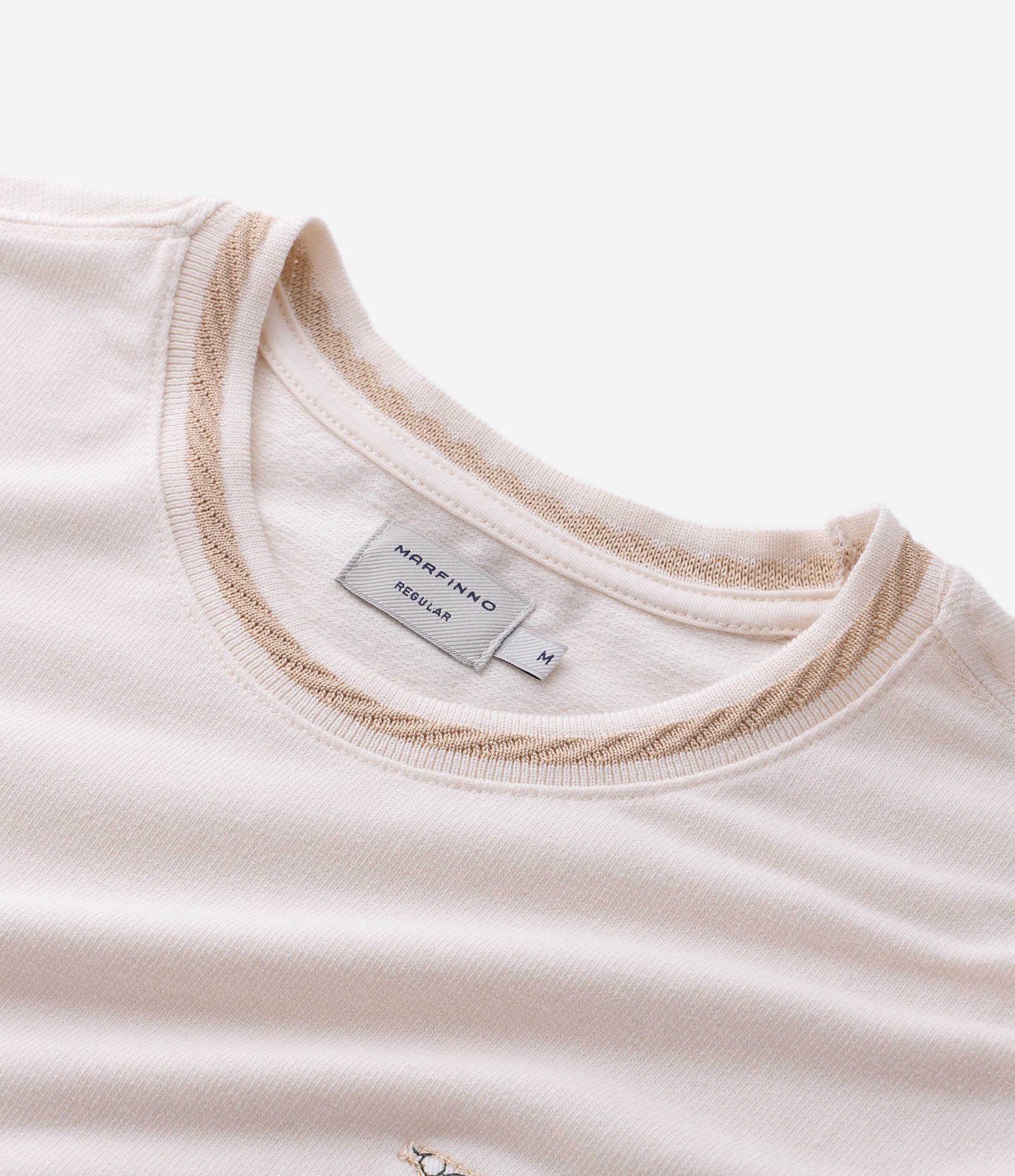 Camiseta em Algodão Manga Curta com Lettering M Bordado Branco 9