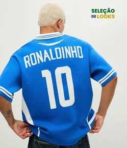 Camiseta Boxy em Tricô com Recortes e Estampa R10