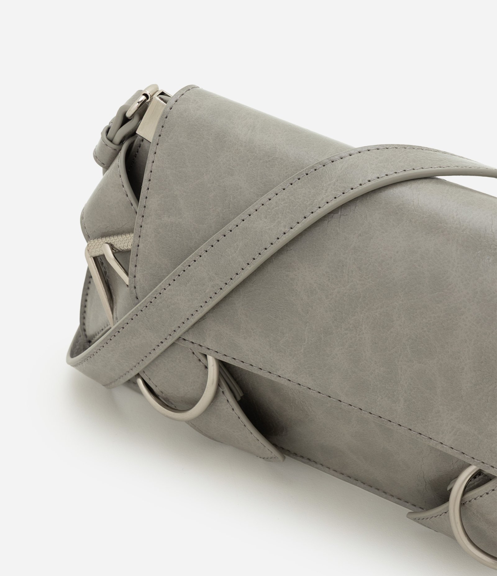 Bolsa Baguete Pequena em PU com Fivelas Decorativas Cinza 6