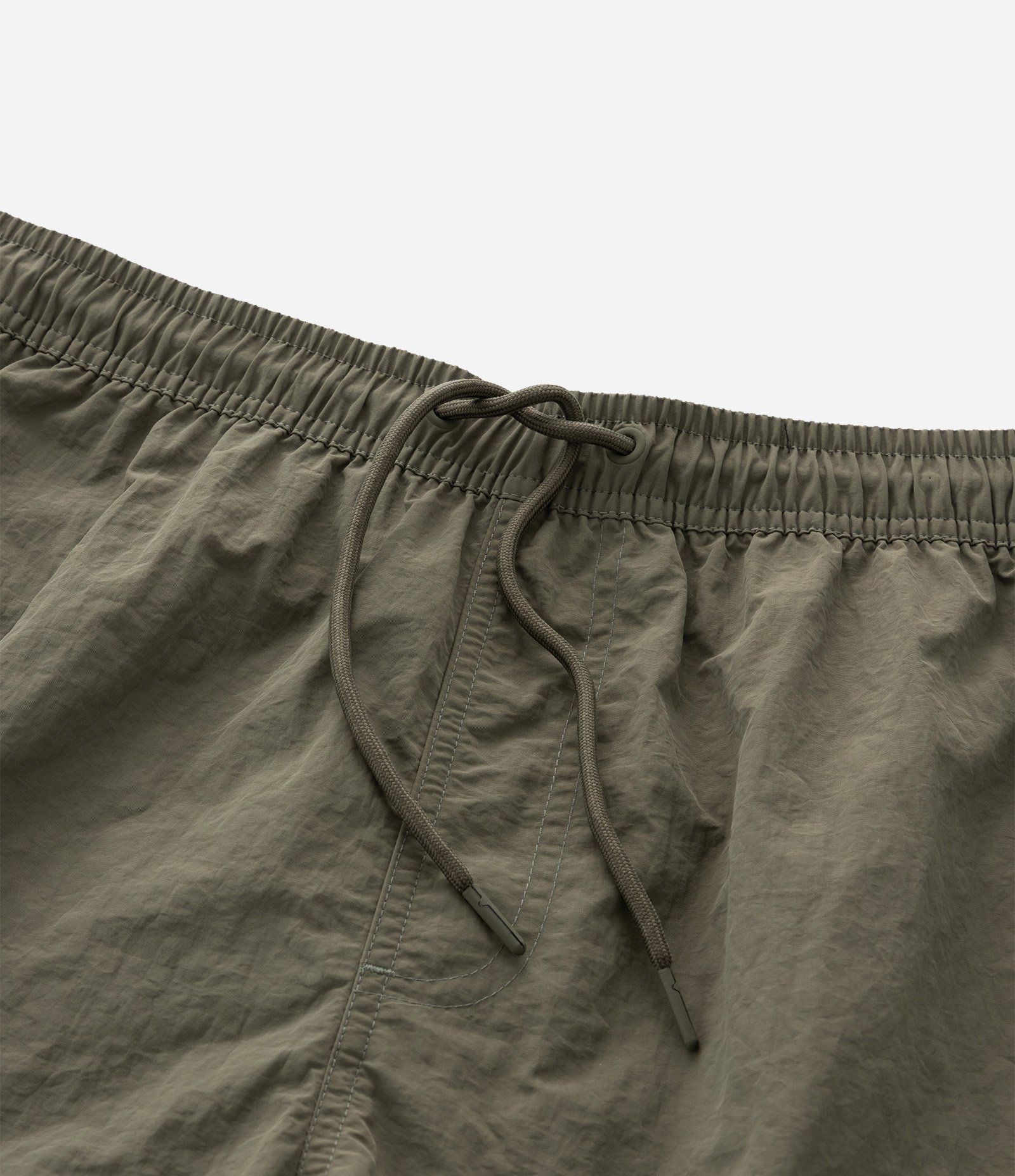 Bermuda Tecnológico Liso com piping contrastante Verde 10