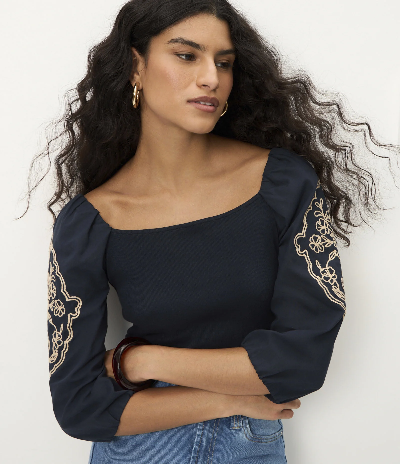 Blusa Manga Longa Bufante com Bordado de Folhagem Azul 1