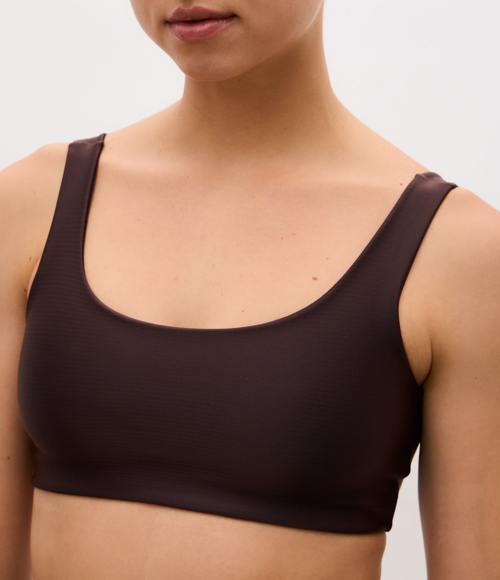 Top Esportivo em Microfibra Texturizado Marrom 3