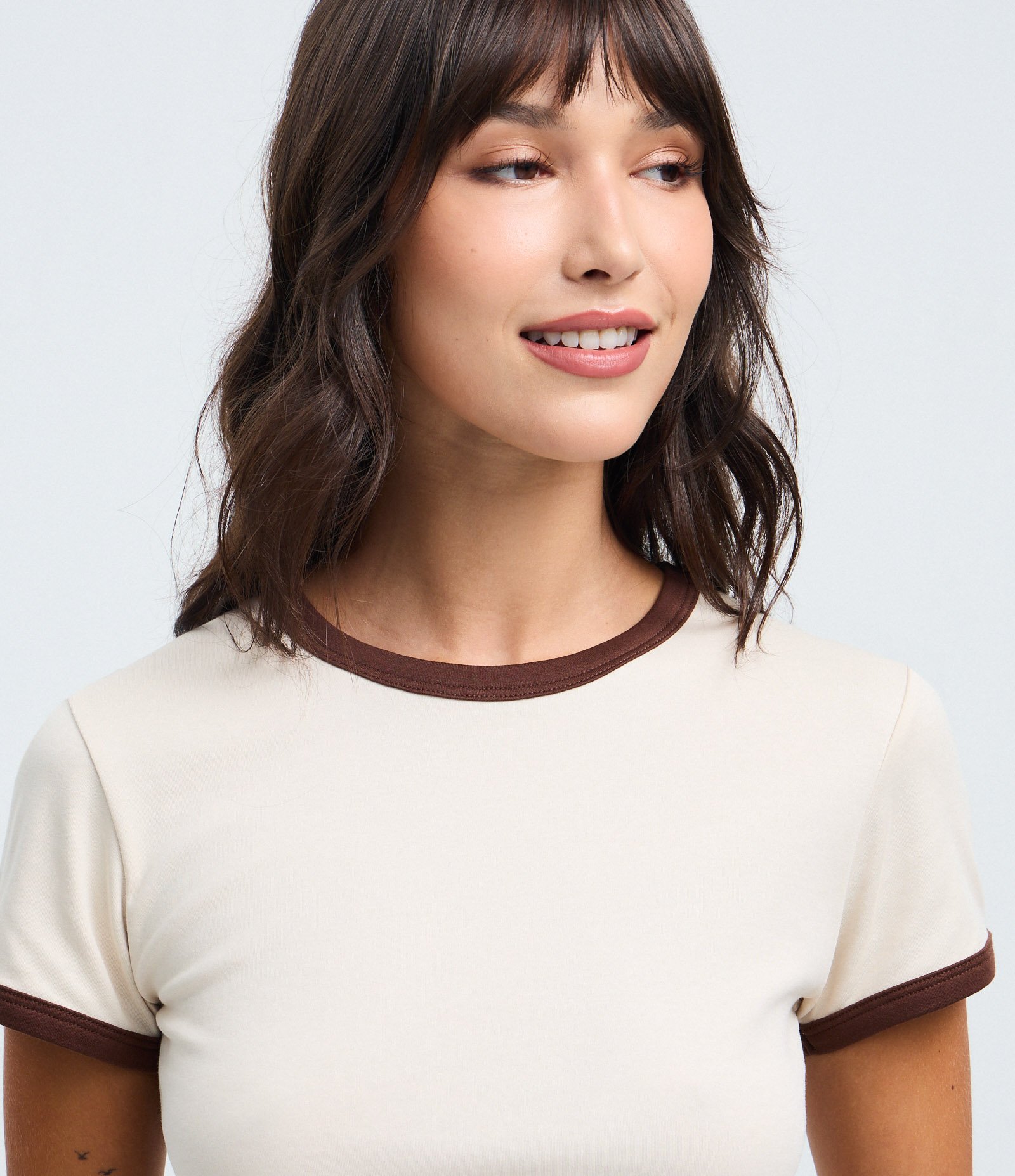 Blusa Baby Look com Mangas e Gola Contrastantes Branco 3