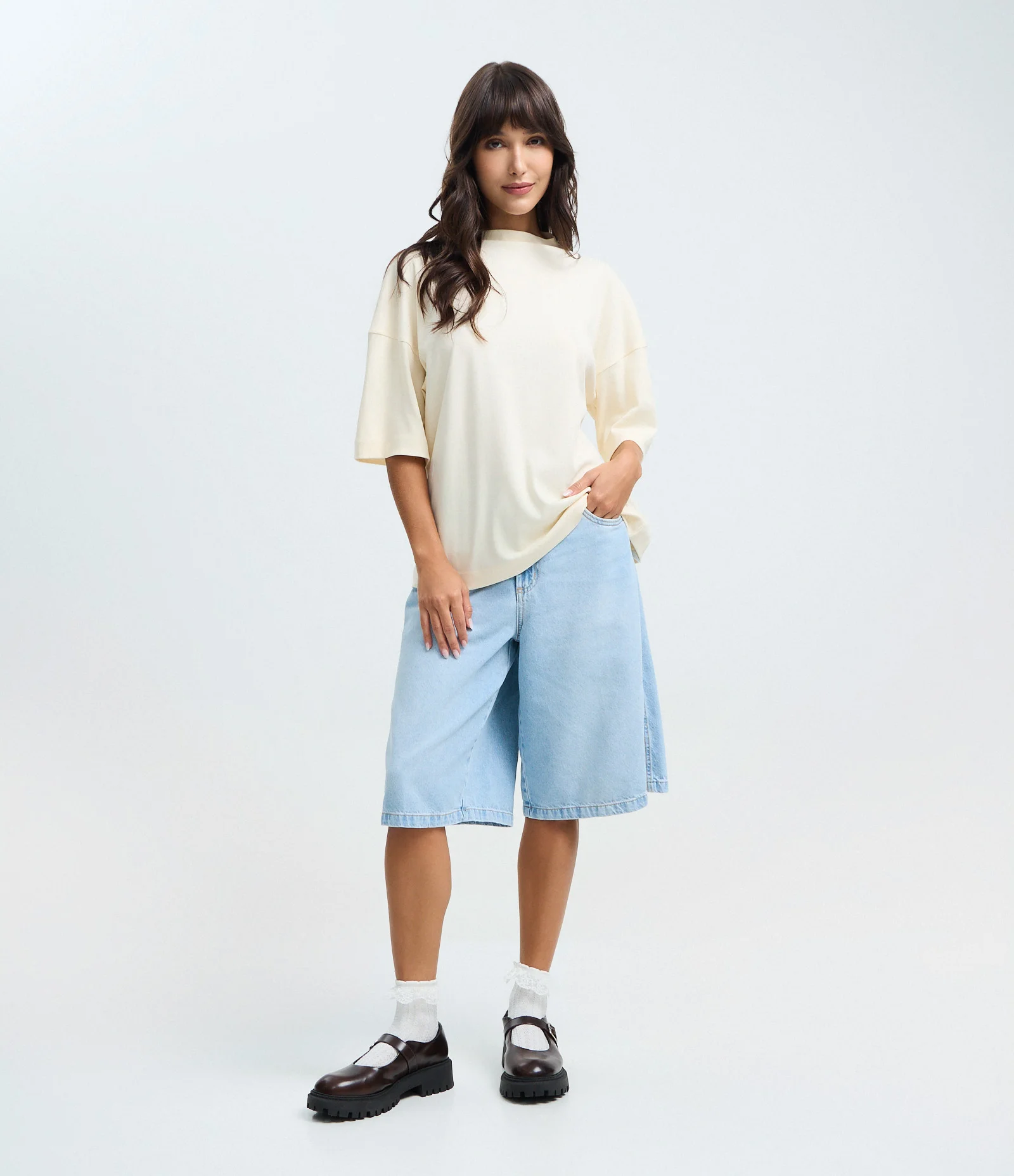 Camiseta Soltinha com Gola Inteira e Manga Curta Off White 2