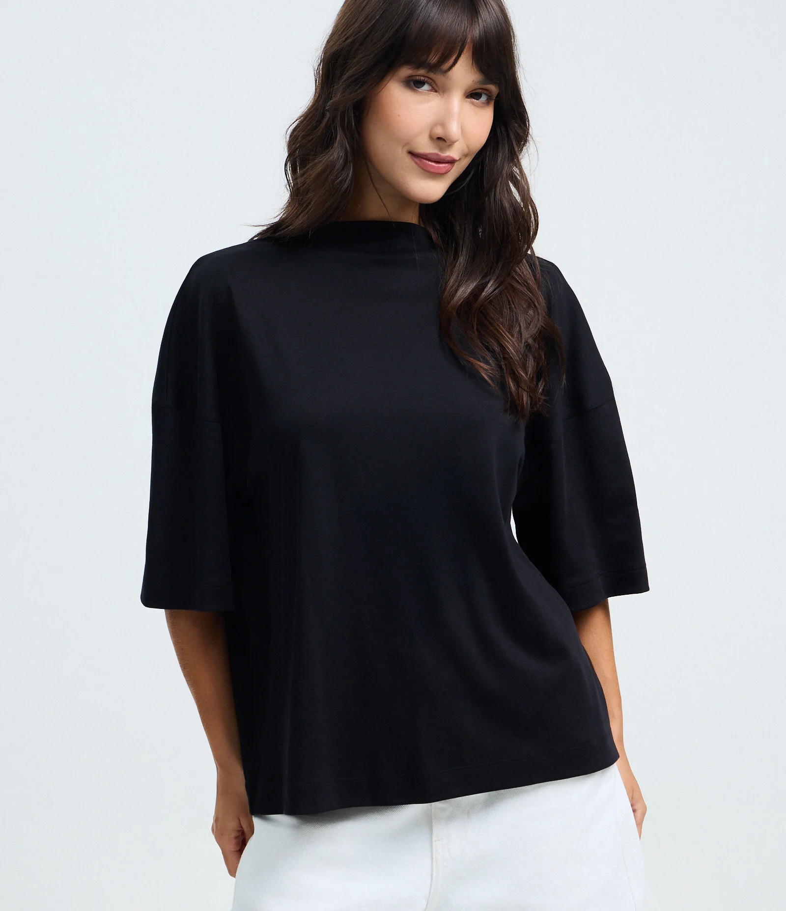 Camiseta Soltinha com Gola Inteira e Manga Curta Preto 1