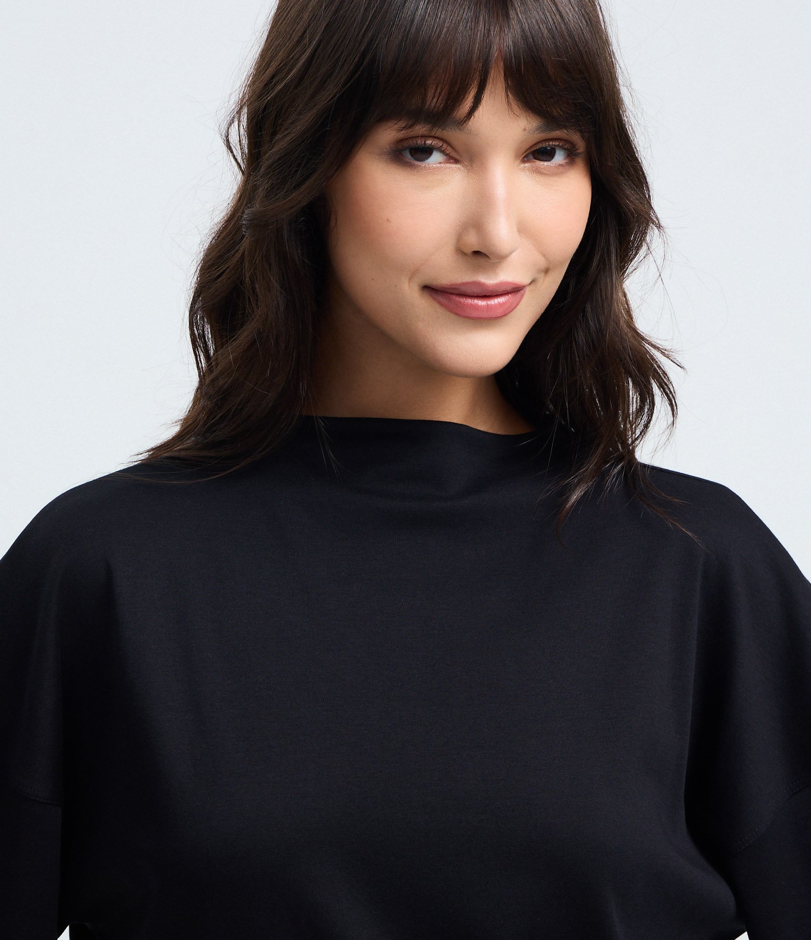 Camiseta Soltinha com Gola Inteira e Manga Curta Preto 3