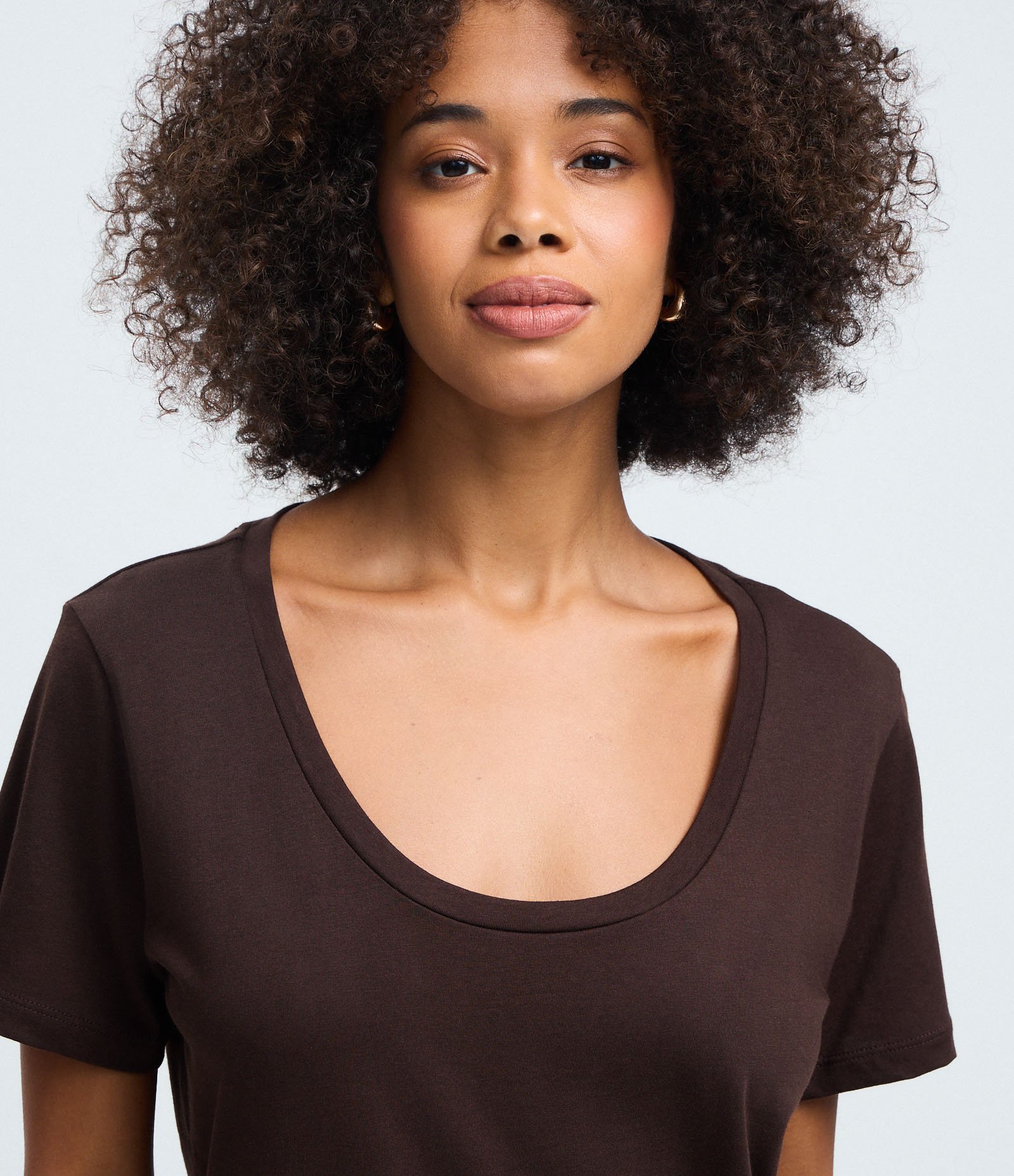 Blusa Básica Manga Curta em Algodão Marrom 3