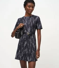 Vestido Curto com Ombreiras e Estampa Abstrata