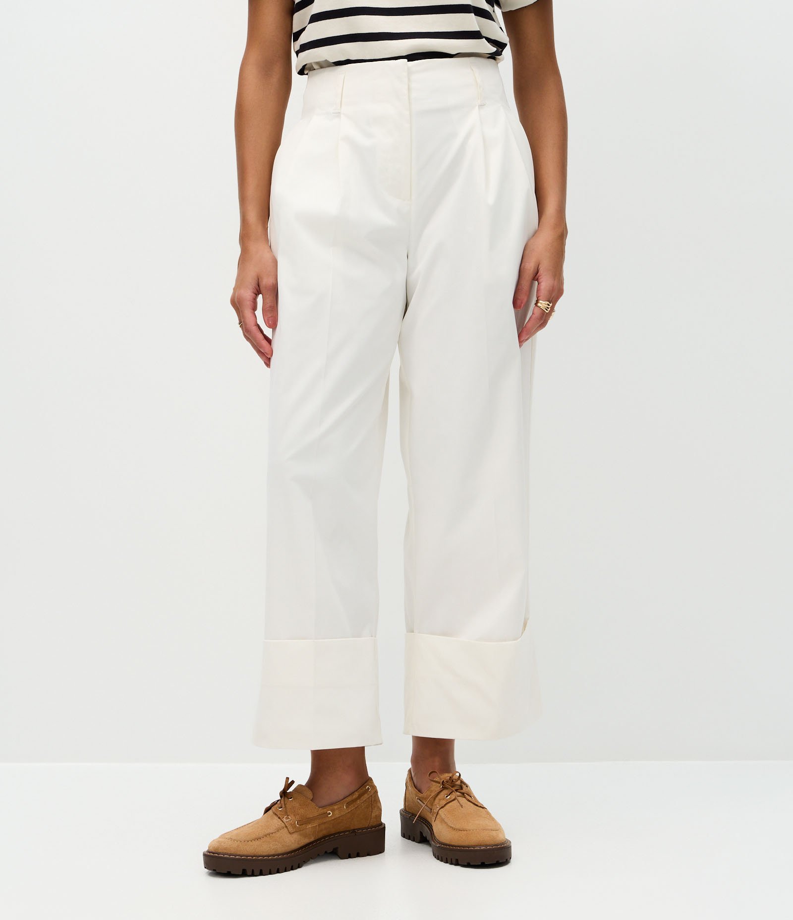 Calça Pantacourt em Sarja com Barra Dobrada Branco 3