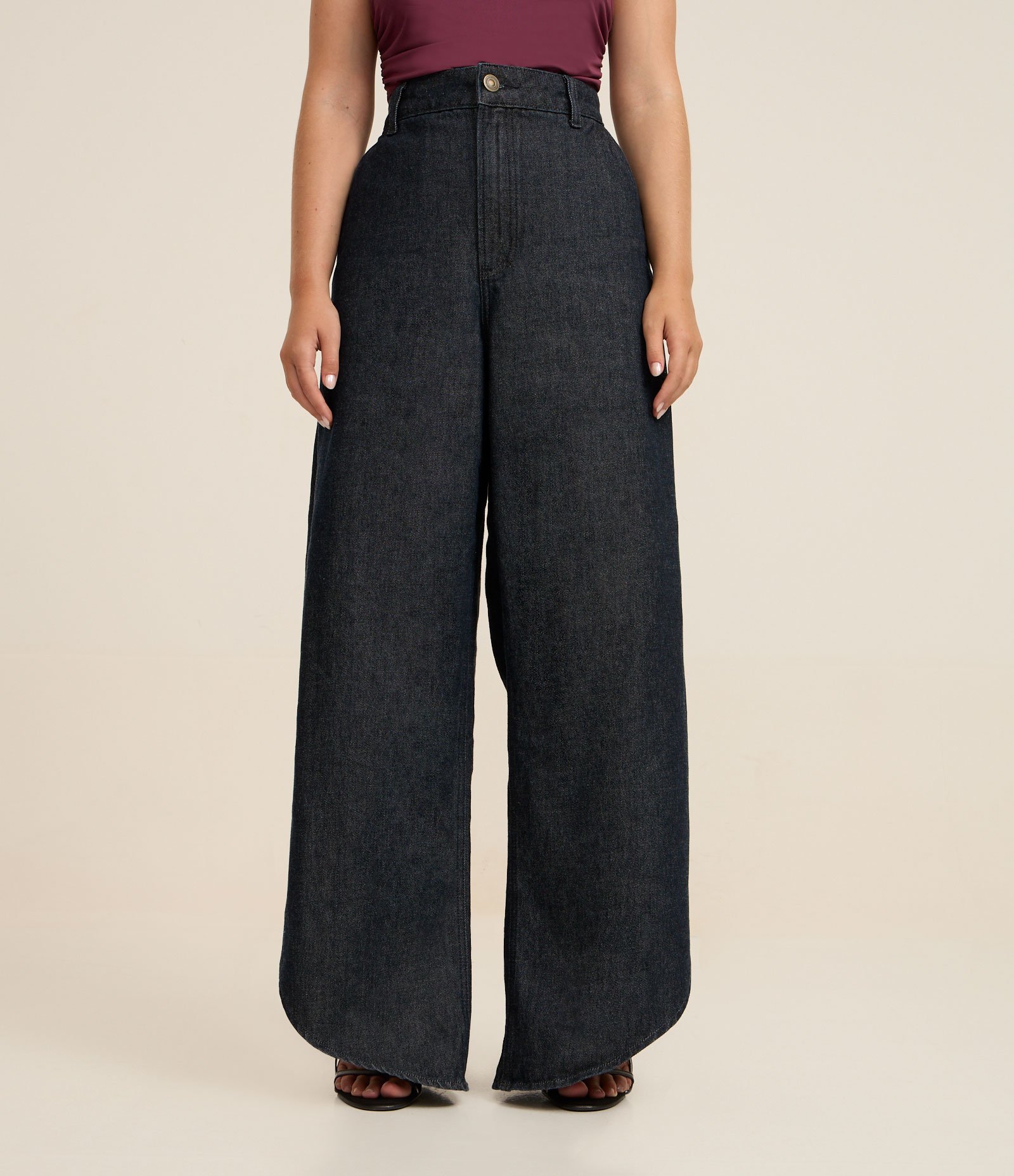 Calça Barrel em Jeans com Fenda Lateral Azul 2