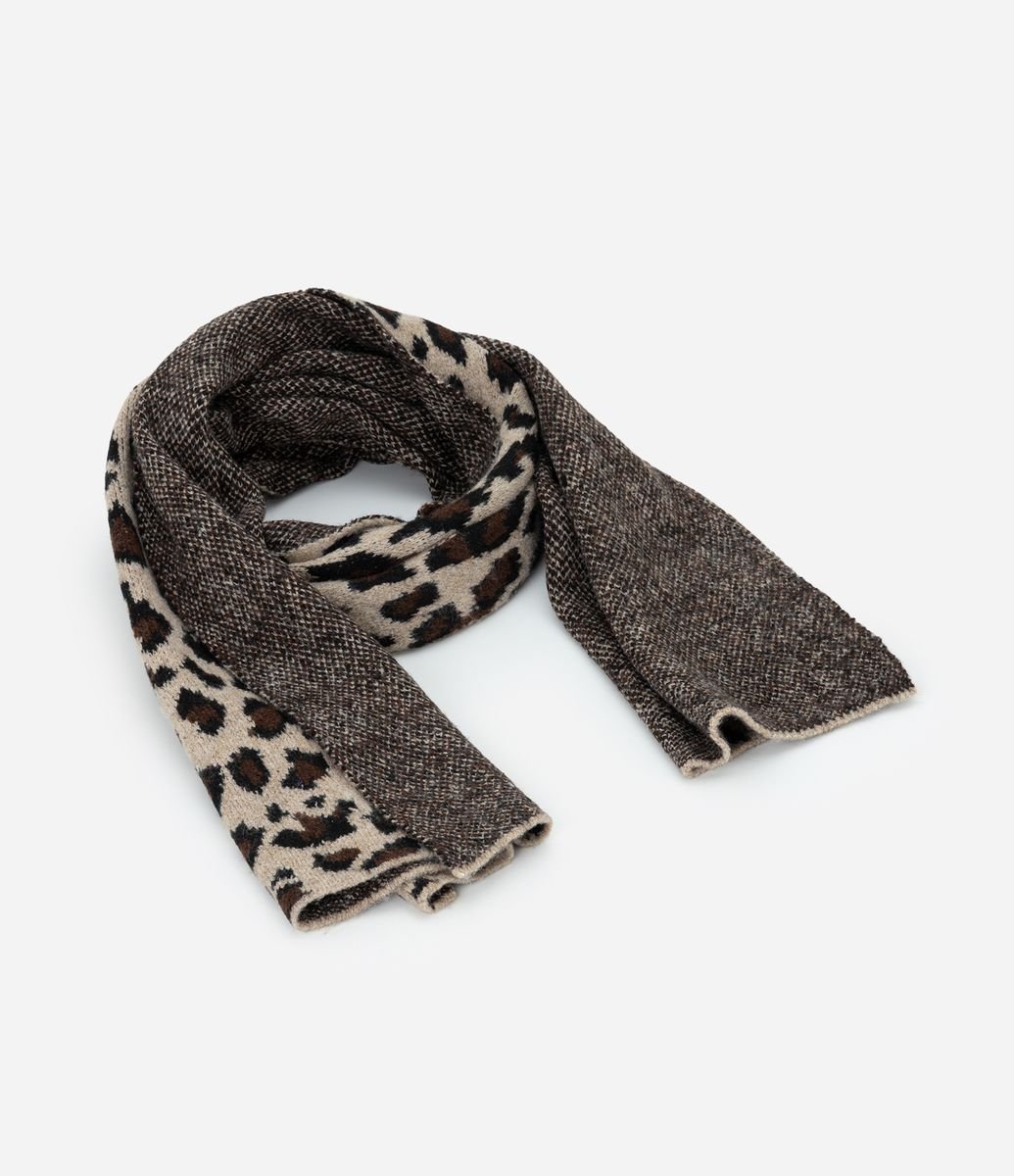 Cachecol Animal Print em Tricô Jacquard Oncinha