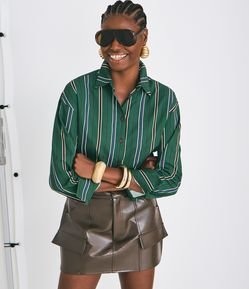 Camisa em Tricoline Listrada com Gola Colarinho