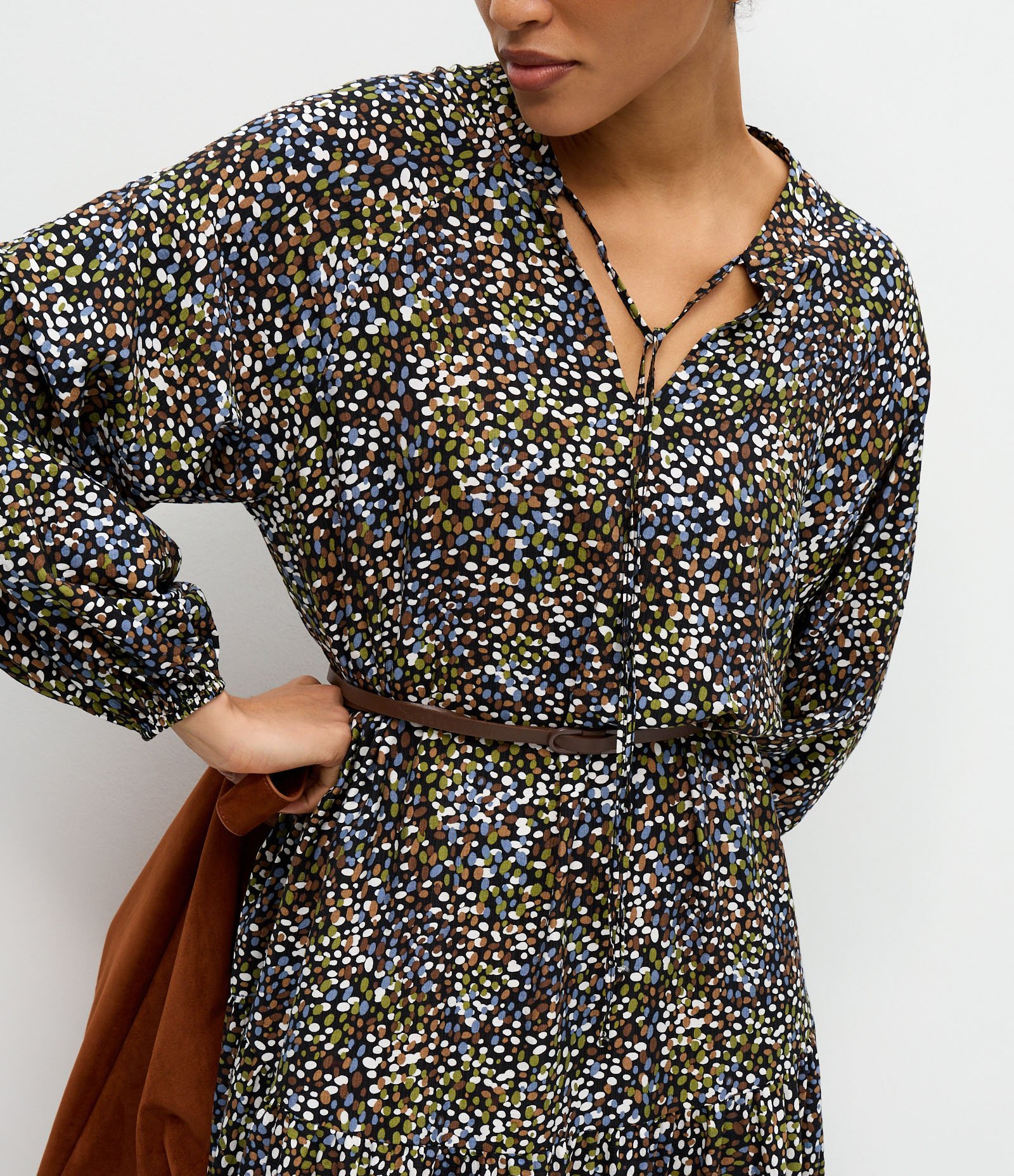 Vestido Midi em Viscose com Estampa e Cinto Fino Multicores 4