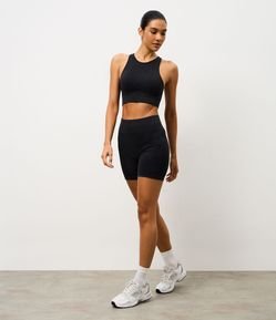 Bermuda Esportiva Seamless com Cós Transpassado