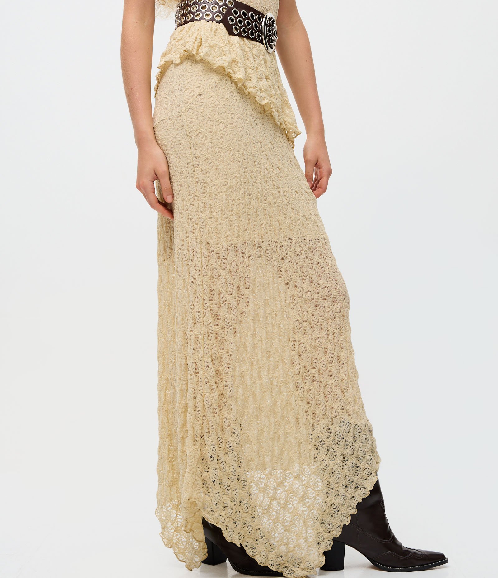 Saia Long Midi em Renda com Barra Assimétrica Bege 3