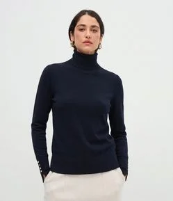 Blusa em Tricô com Gola Alta e Botões nas Mangas