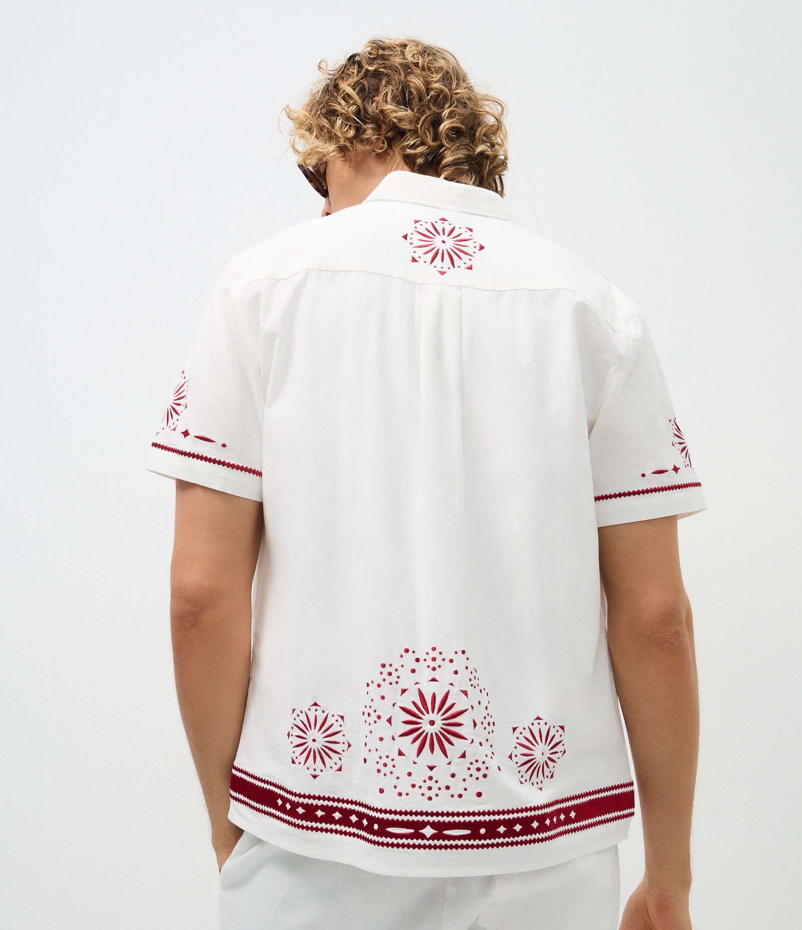 Camisa Manga Curta em Tricoline com Mandala Bordada Branco 1