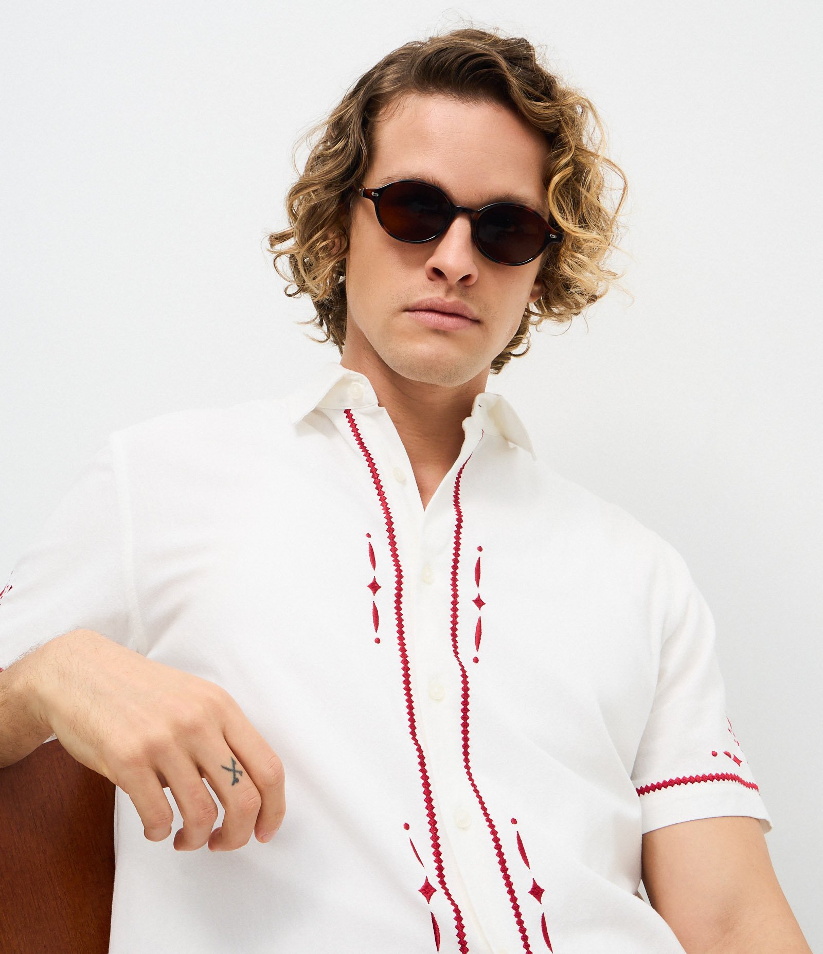 Camisa Manga Curta em Tricoline com Mandala Bordada Branco 3
