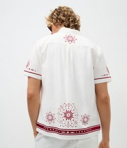 Camisa Manga Curta em Tricoline com Mandala Bordada