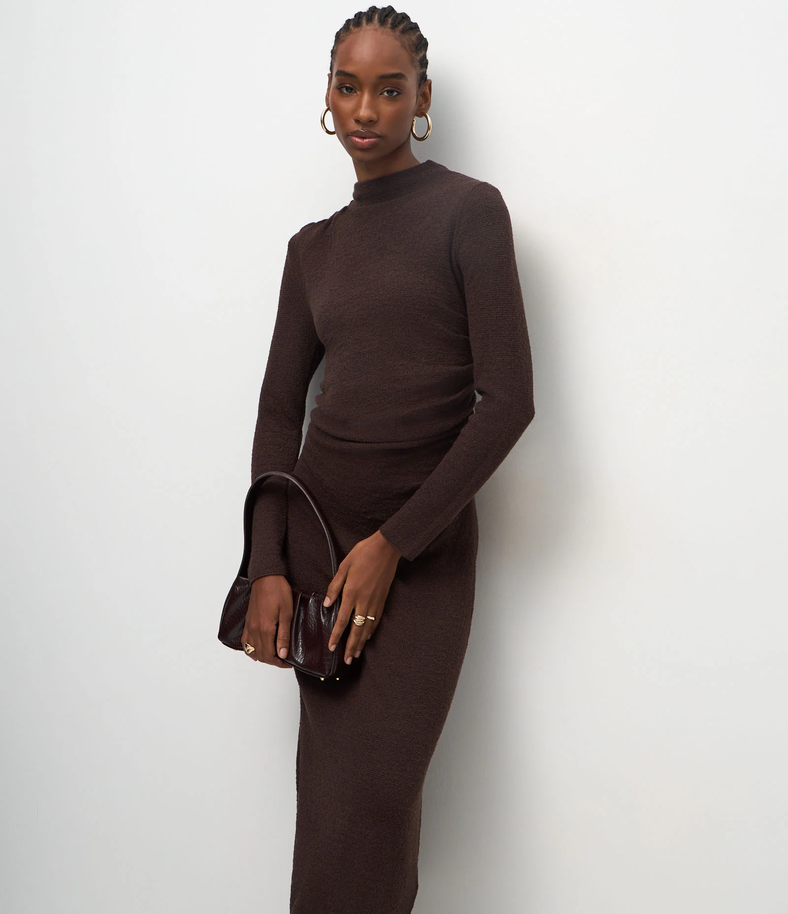 Vestido Midi em Tricô com Puxadinho Lateral Marrom 1