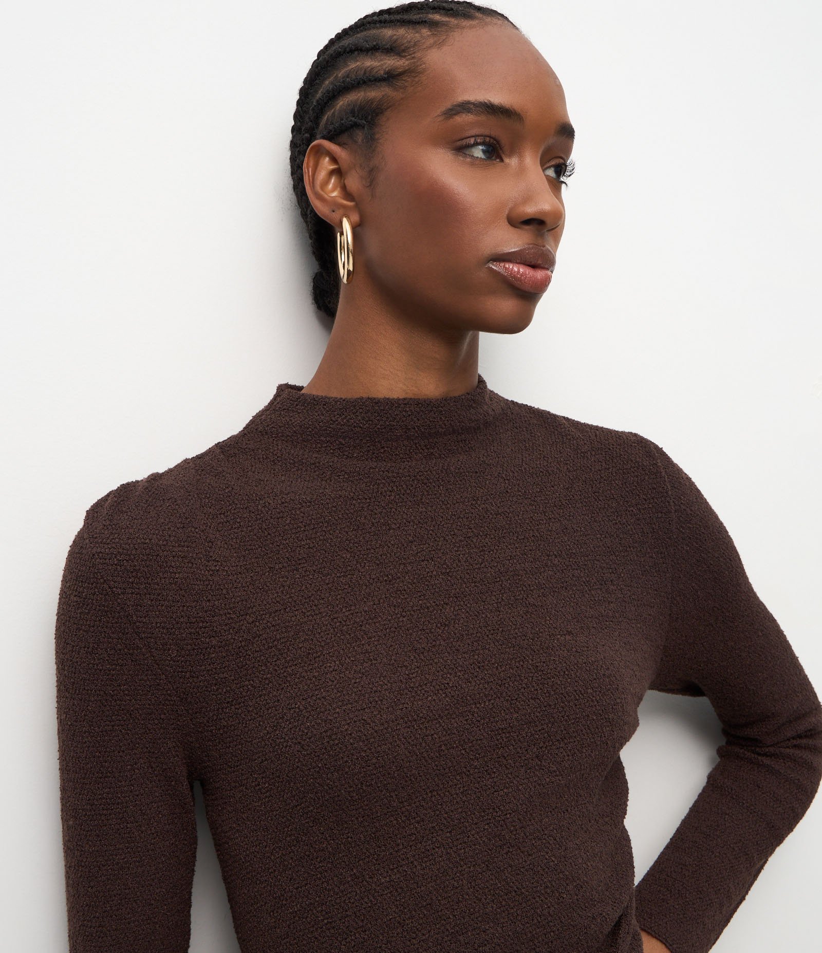 Vestido Midi em Tricô com Puxadinho Lateral Marrom 3