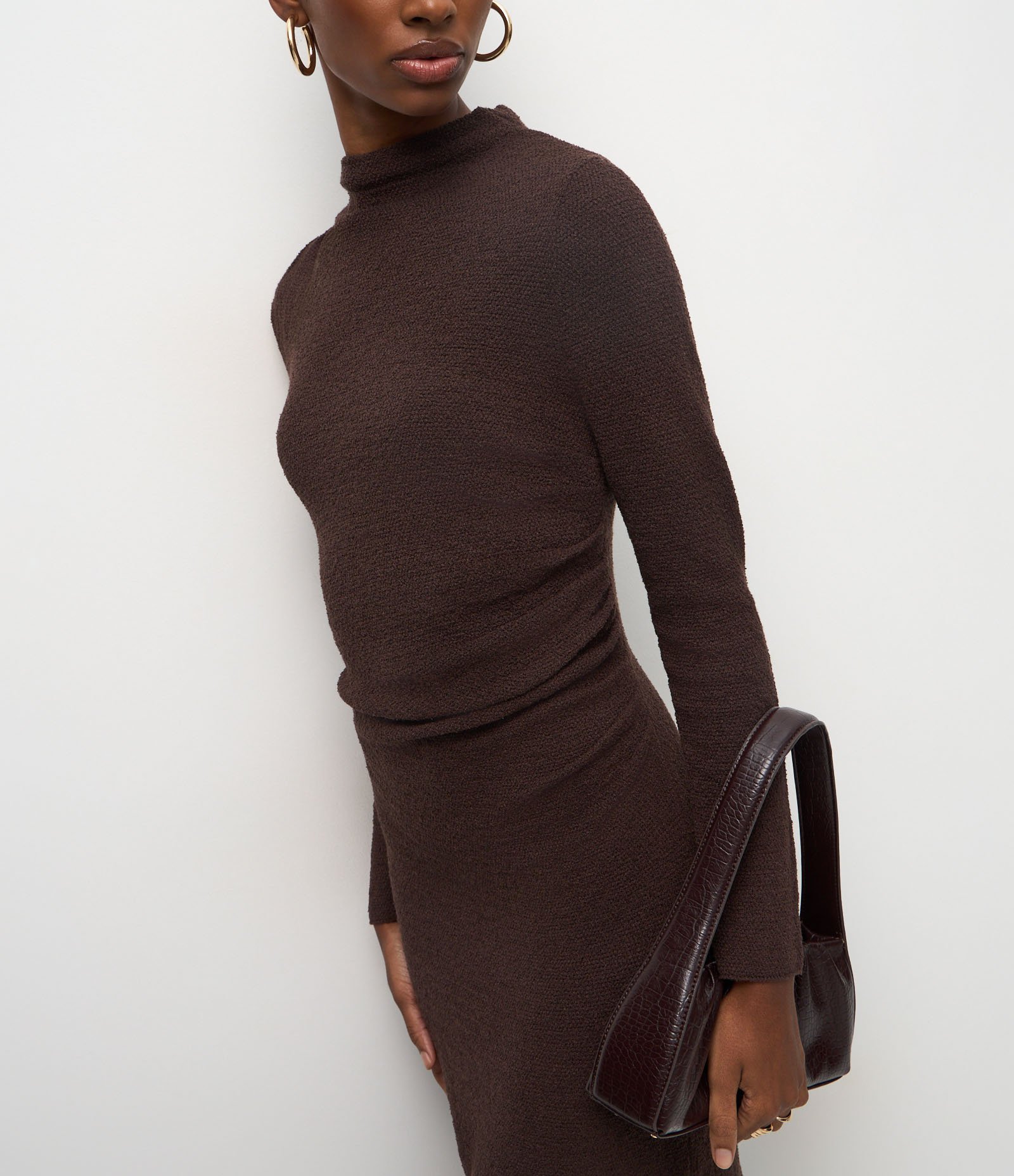 Vestido Midi em Tricô com Puxadinho Lateral Marrom 4