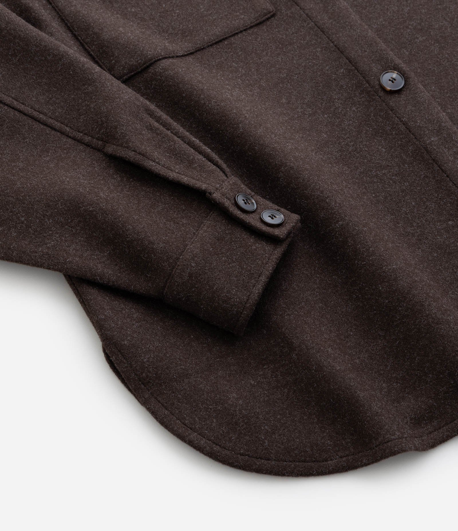 Camisa Leve em Polyvelour Alongada Curve & Plus Size Marrom 9