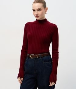Blusa em Tricô com Gola Alta e Manga Longa