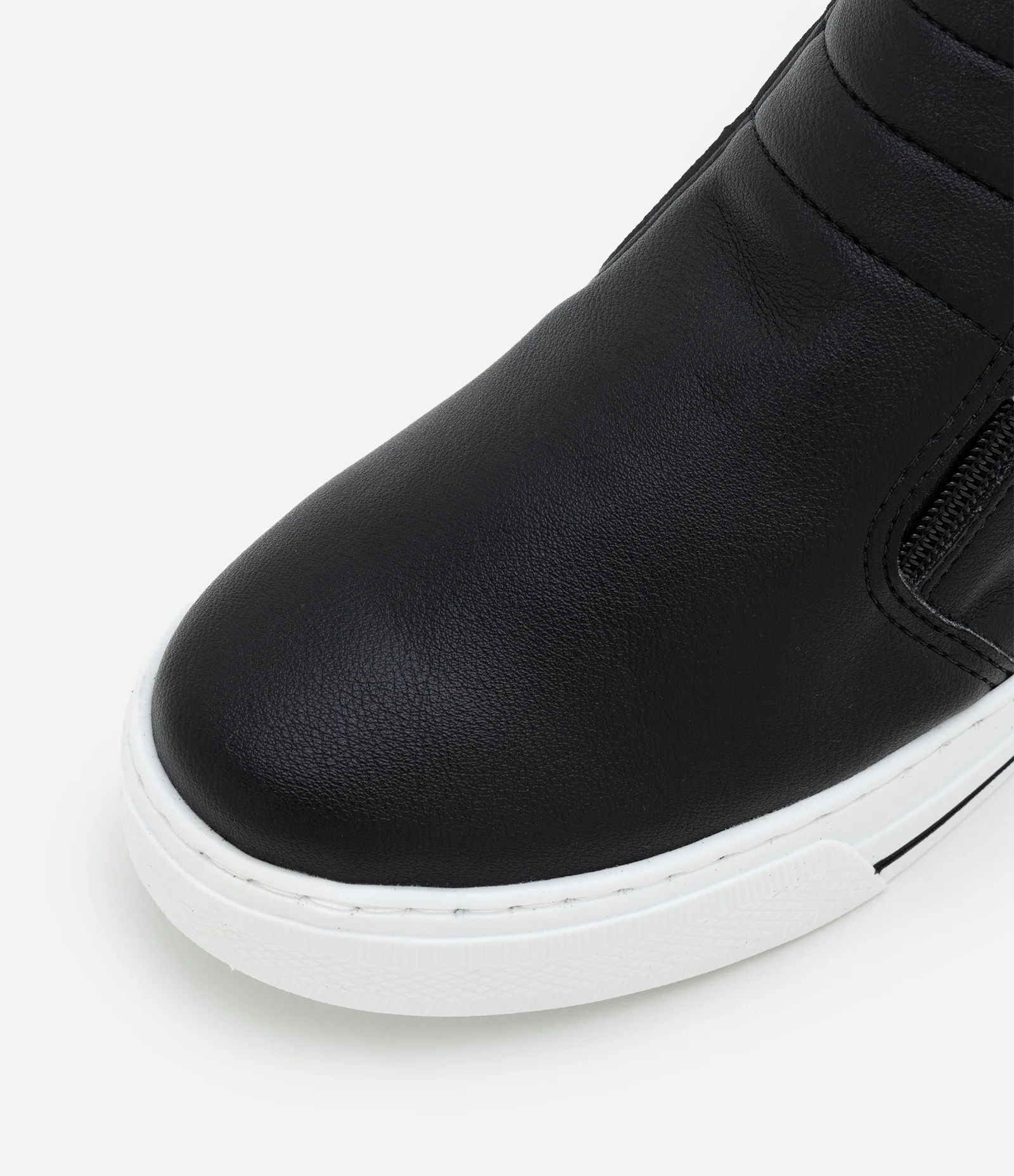 Tênis em PU com Fechamento em Zíper Preto 5