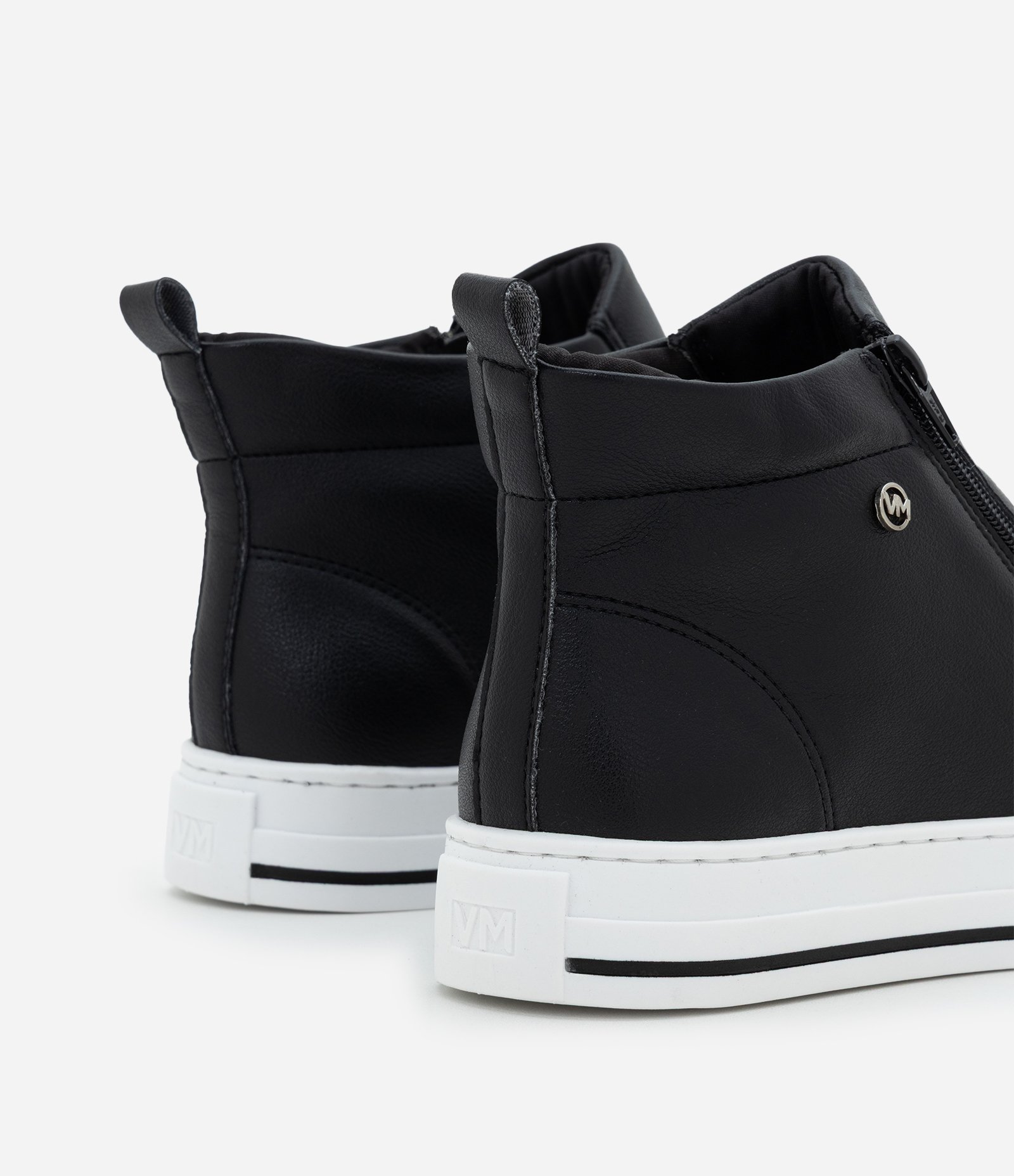 Tênis em PU com Fechamento em Zíper Preto 6