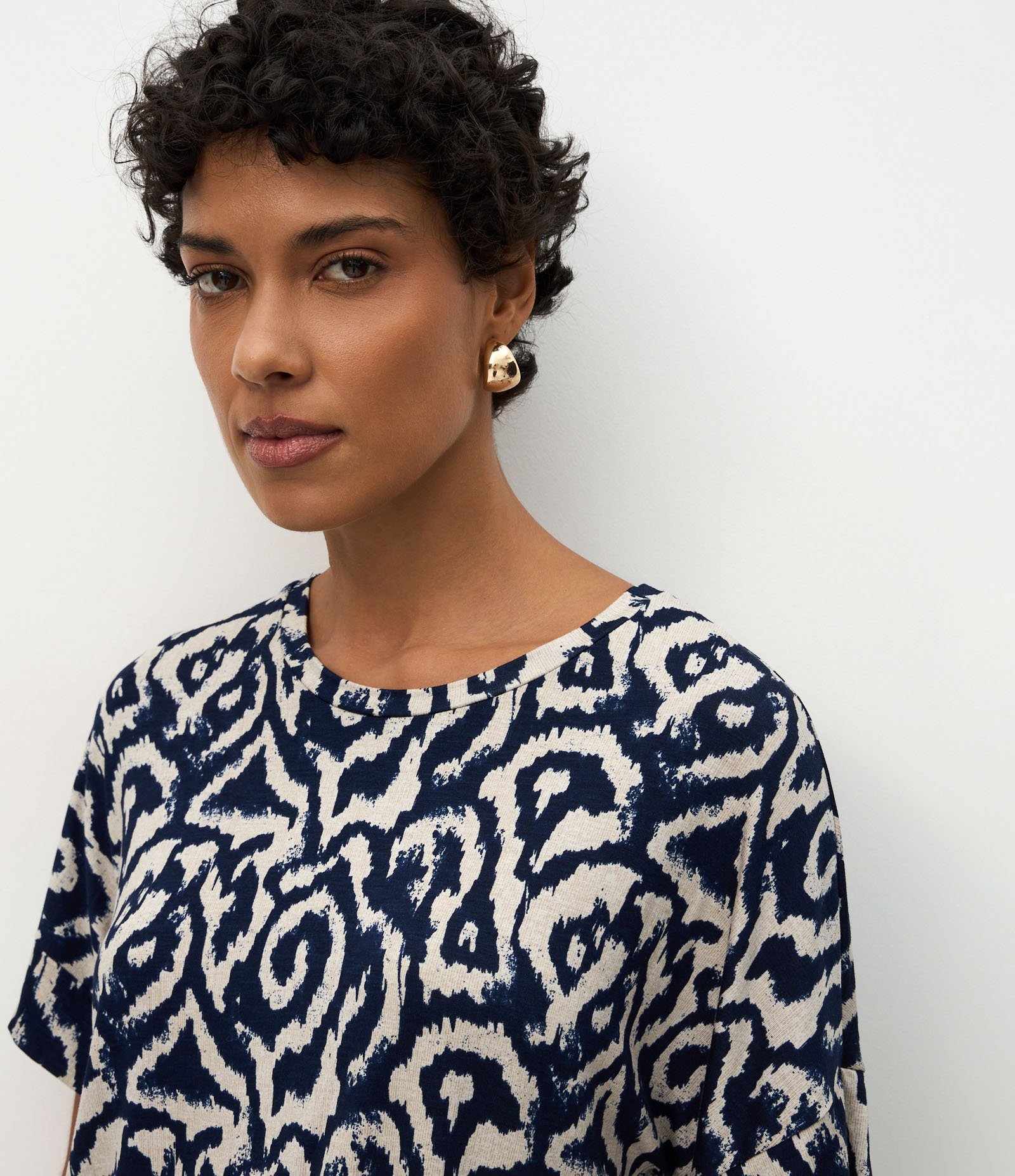 Blusa Manga Curta em Viscolycra com Estampa Abstrata Azul 4