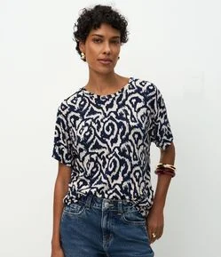 Blusa Manga Curta em Viscolycra com Estampa Abstrata