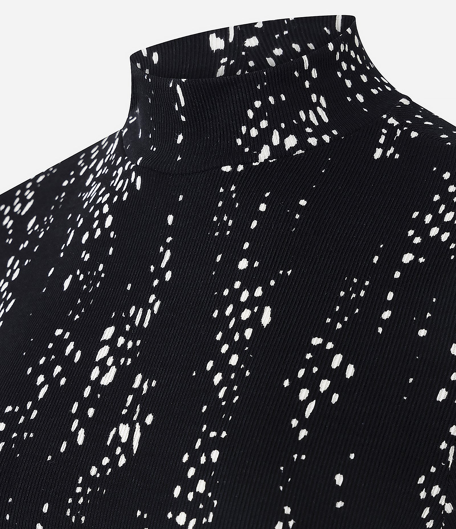 Blusa em Ribana com Golinha Ajustada e Estampa Abstrata Preto 5