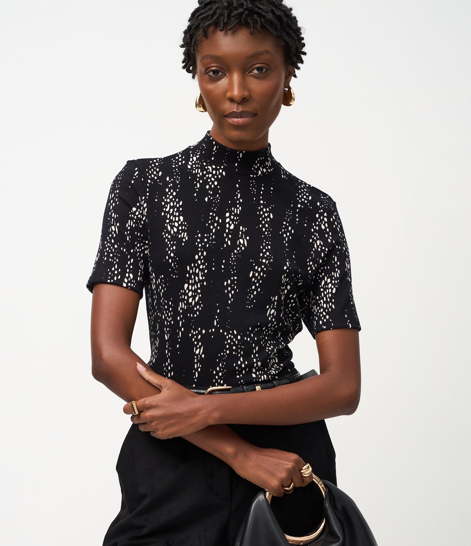 Blusa em Ribana com Golinha Ajustada e Estampa Abstrata Preto 1
