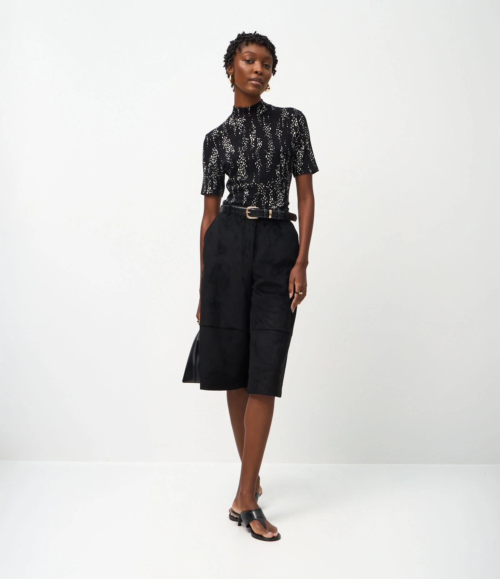 Blusa em Ribana com Golinha Ajustada e Estampa Abstrata Preto 2
