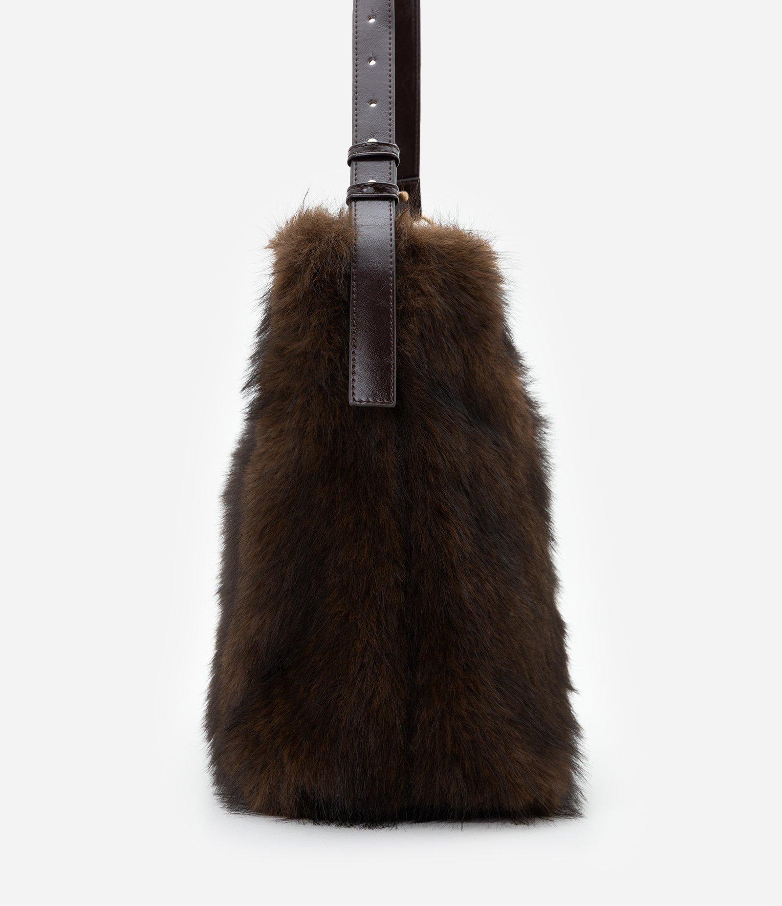 Bolsa Hobo Grande com Pelinhos Marrom 4