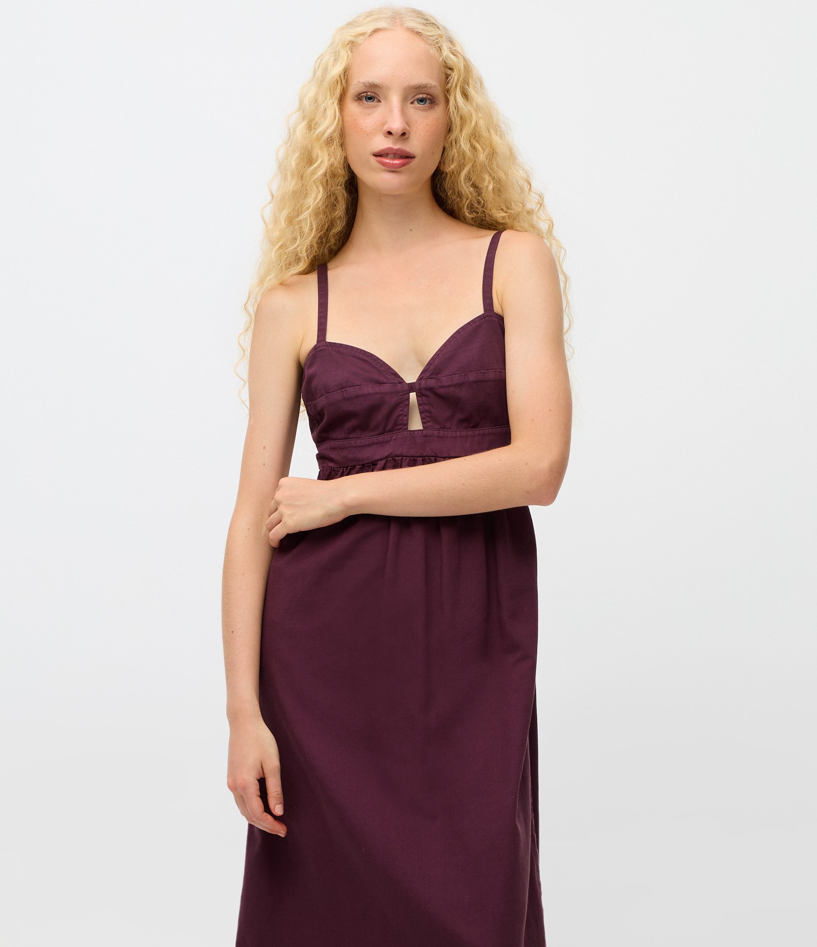 Vestido Midi em Sarja com Decote Coração e Vazados Vinho 2