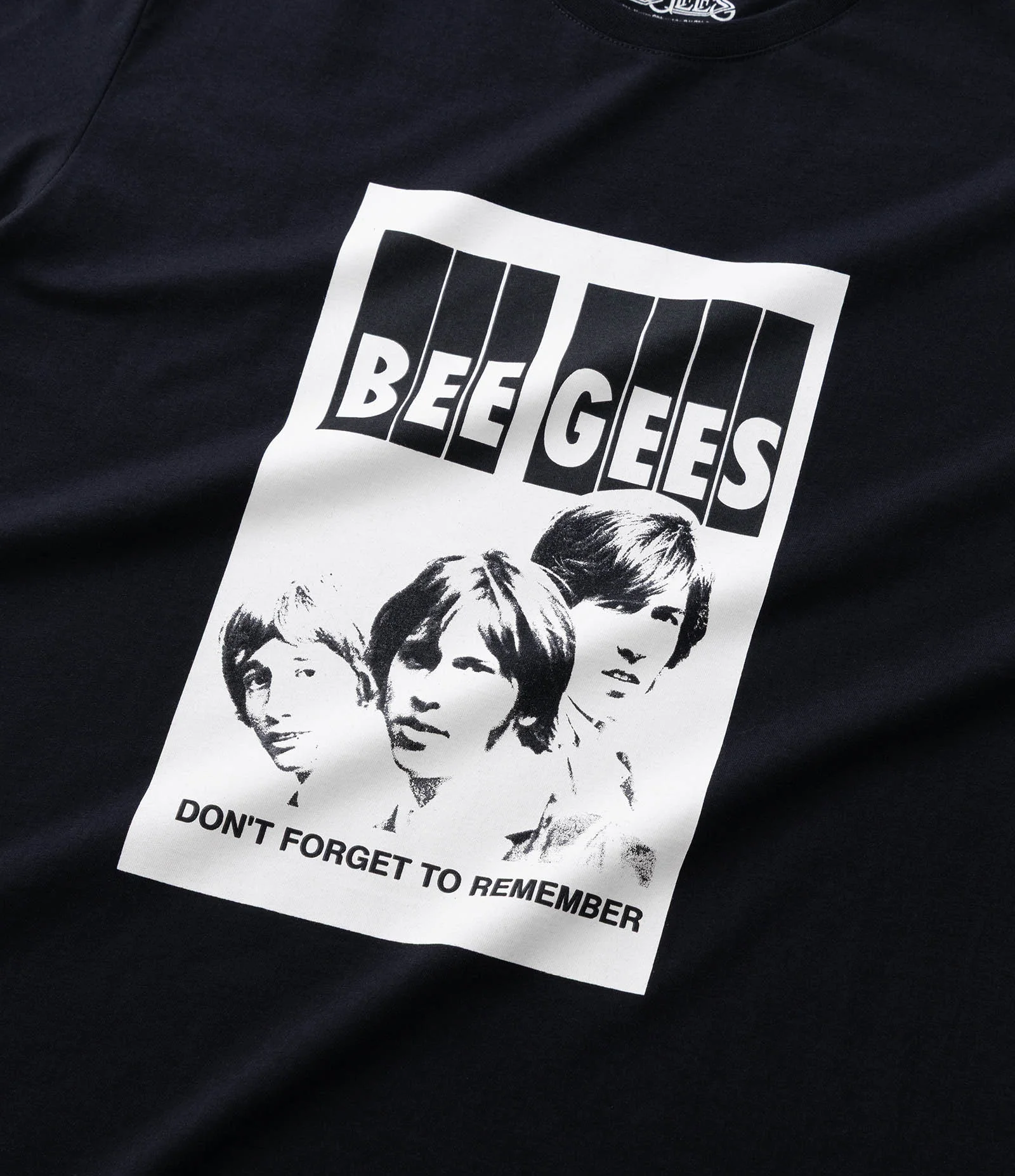Camiseta em Algodão com Estampa Bee Gees Preto 7