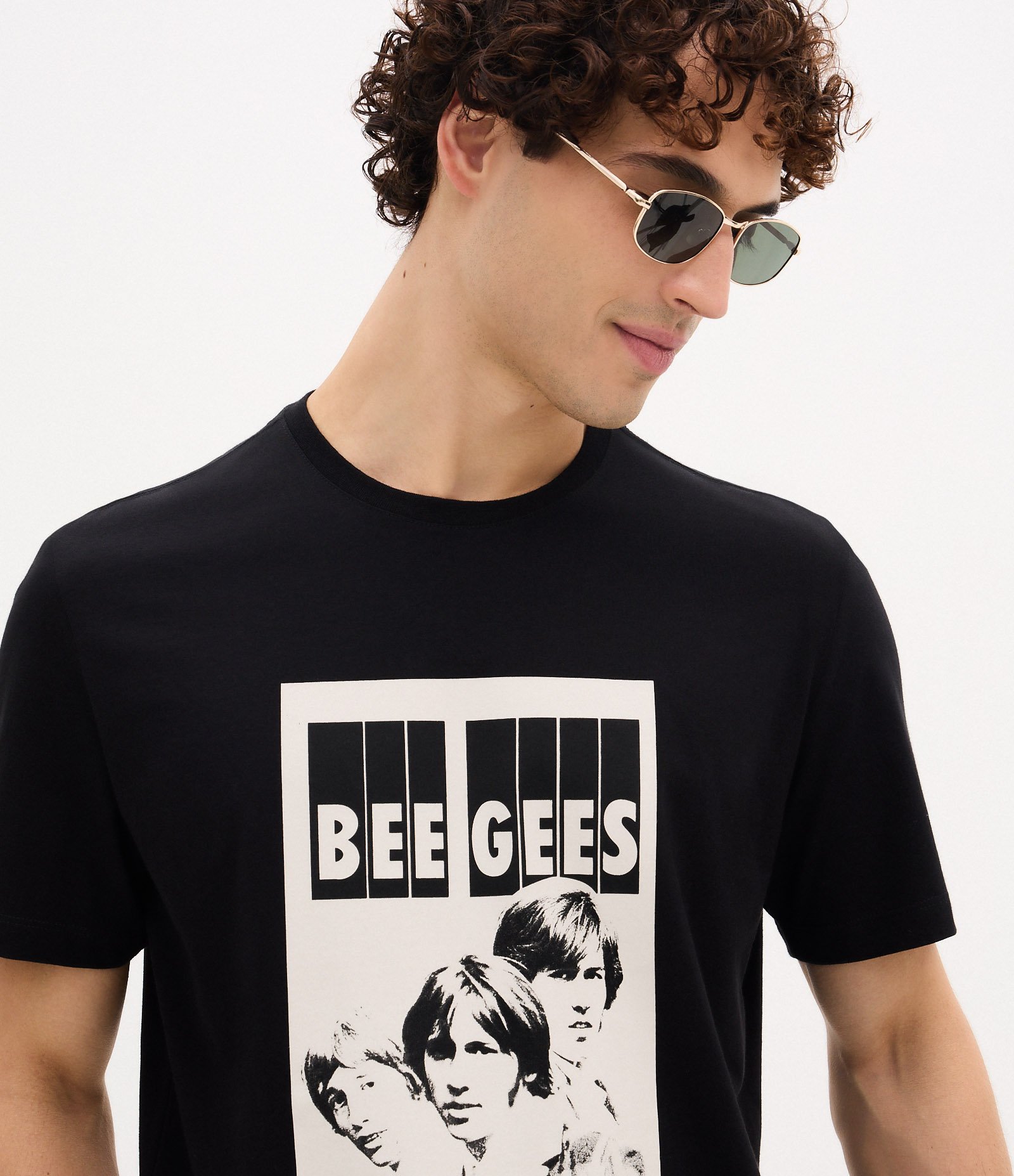 Camiseta em Algodão com Estampa Bee Gees Preto 3