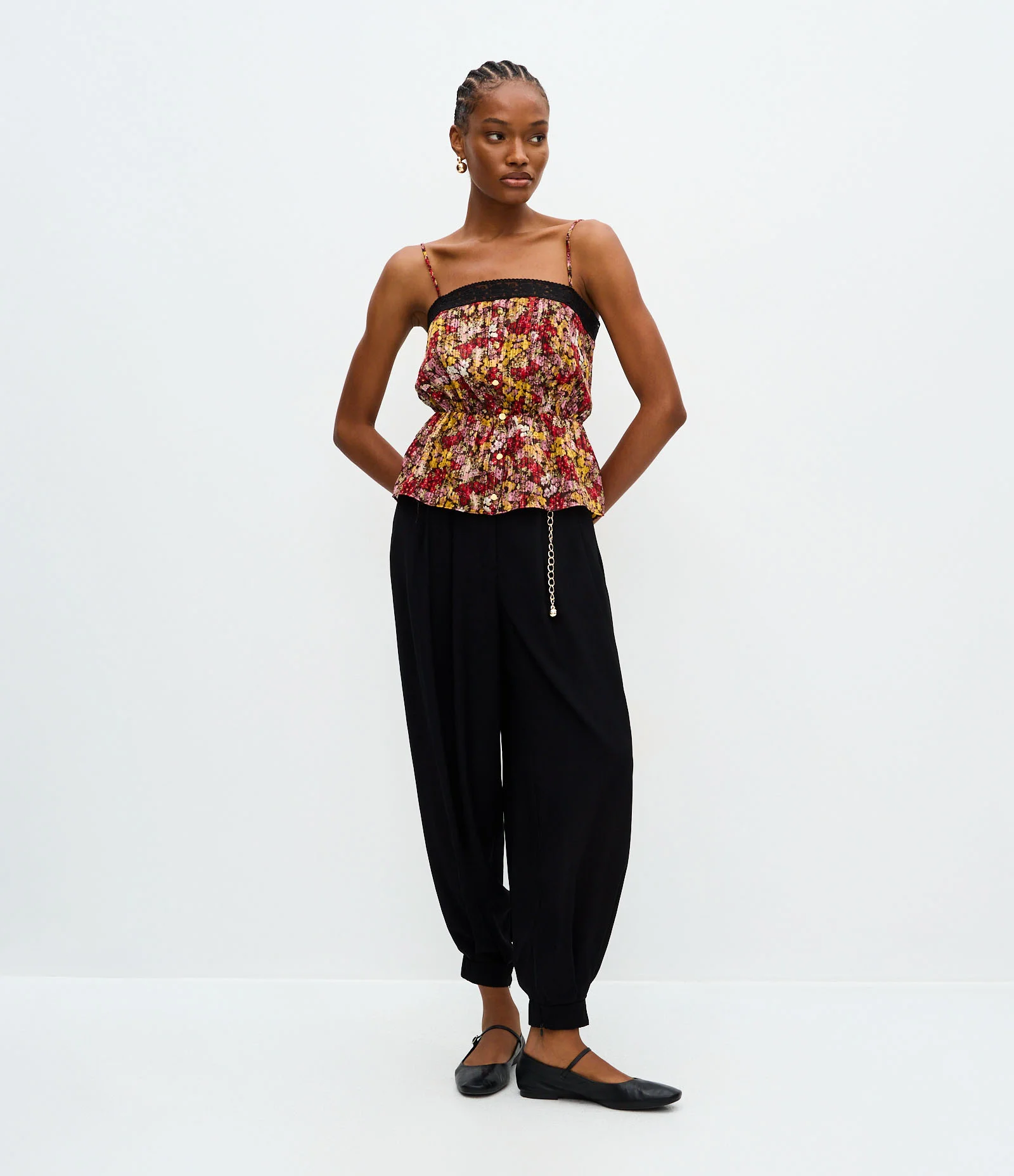 Blusa Chiffon Floral com Decote Quadrado e Alças Finas Amarelo 2