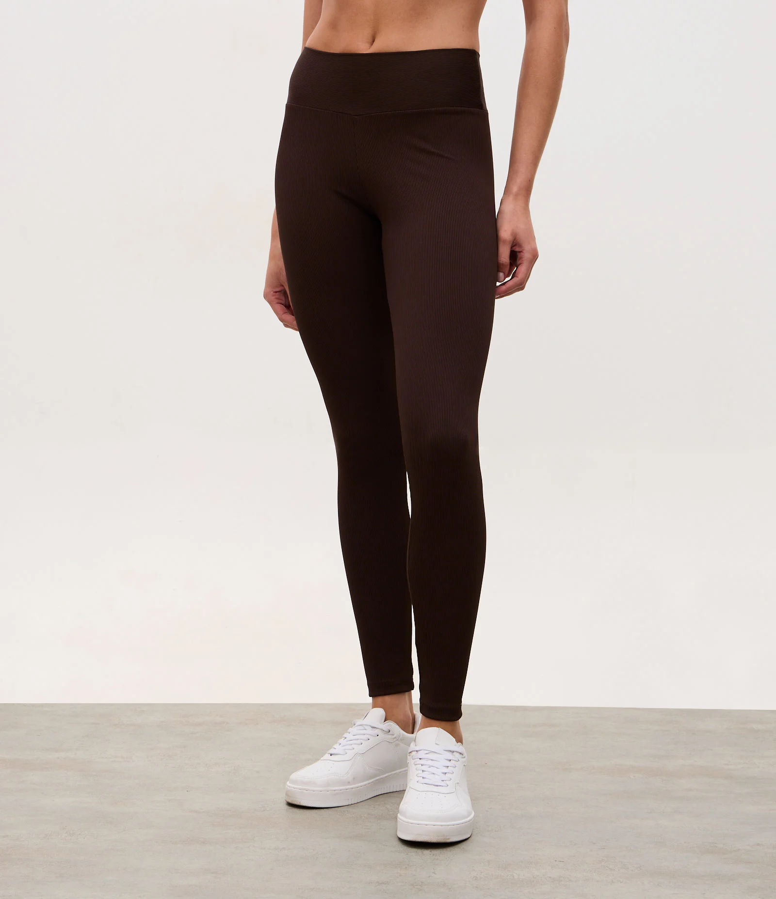 Calça Legging Canelada em Microfibra Marrom 2