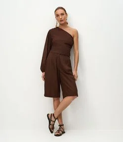 Bermuda em Viscolinho com Pregas Frontais