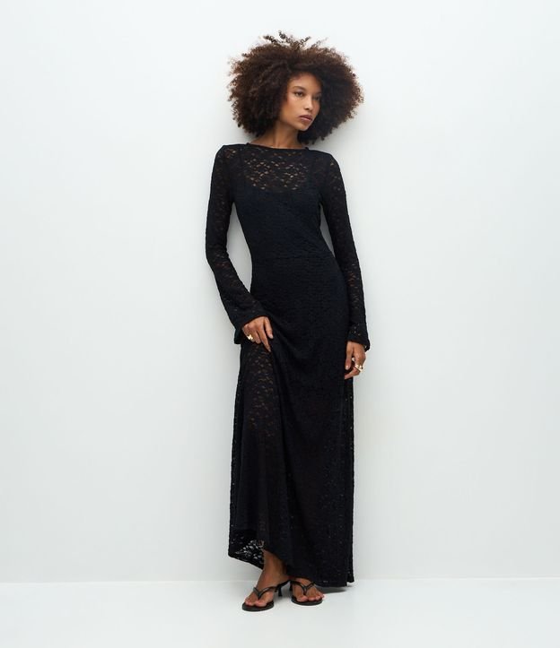 Vestido Longo em Renda com Manga Longa