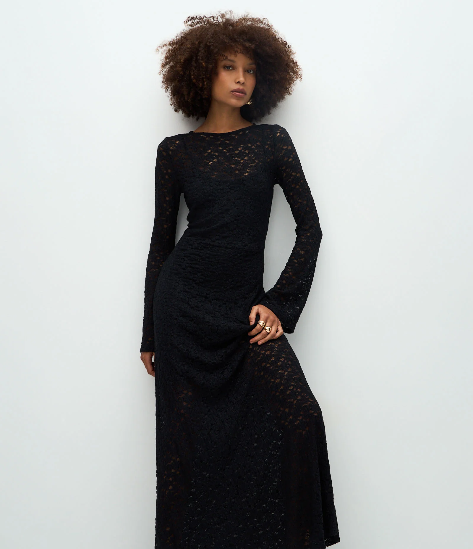 Vestido Longo em Renda com Manga Longa Preto 2