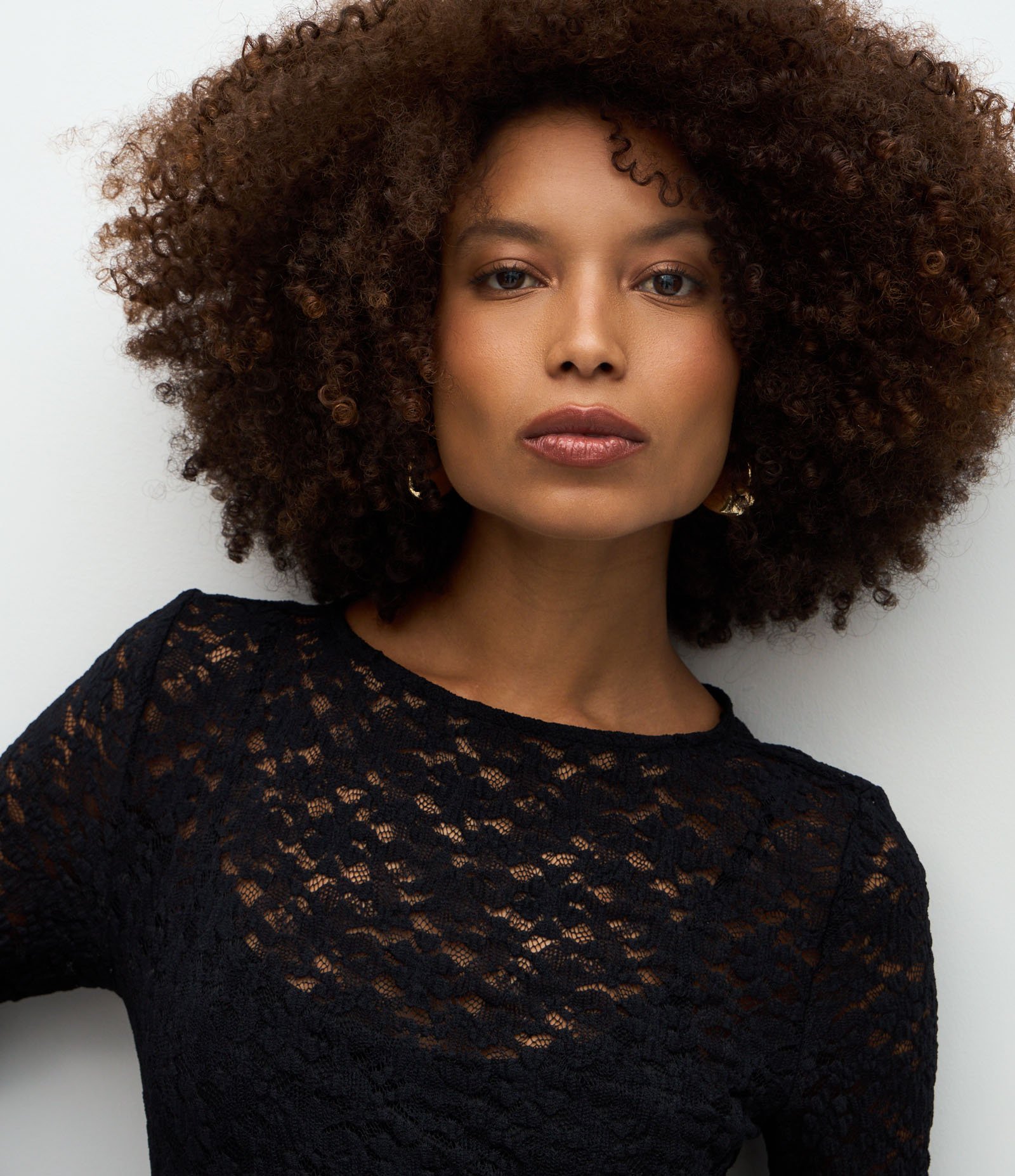 Vestido Longo em Renda com Manga Longa Preto 3