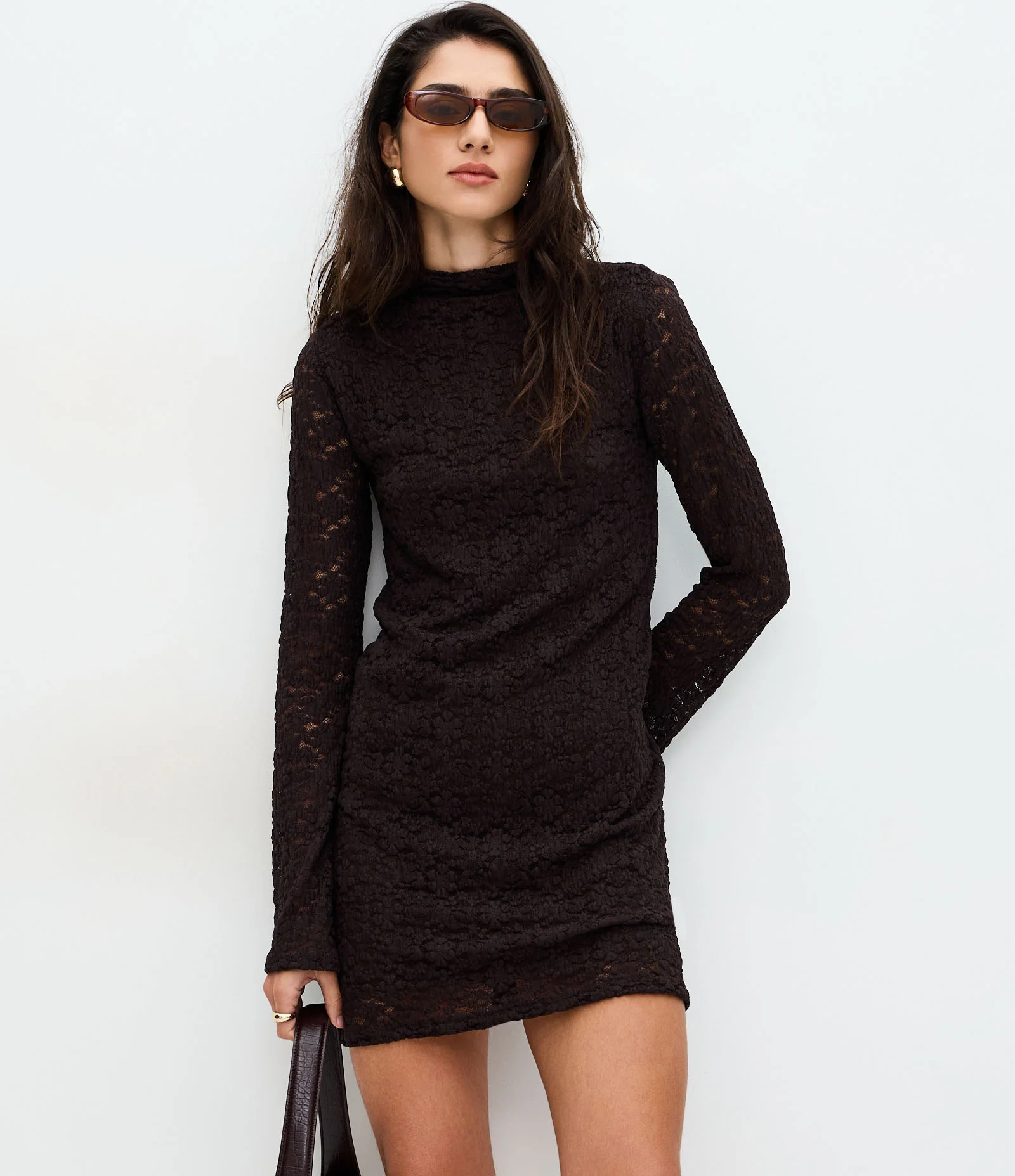 Vestido Rendado com Manga Longa e Gola Alta Marrom 1