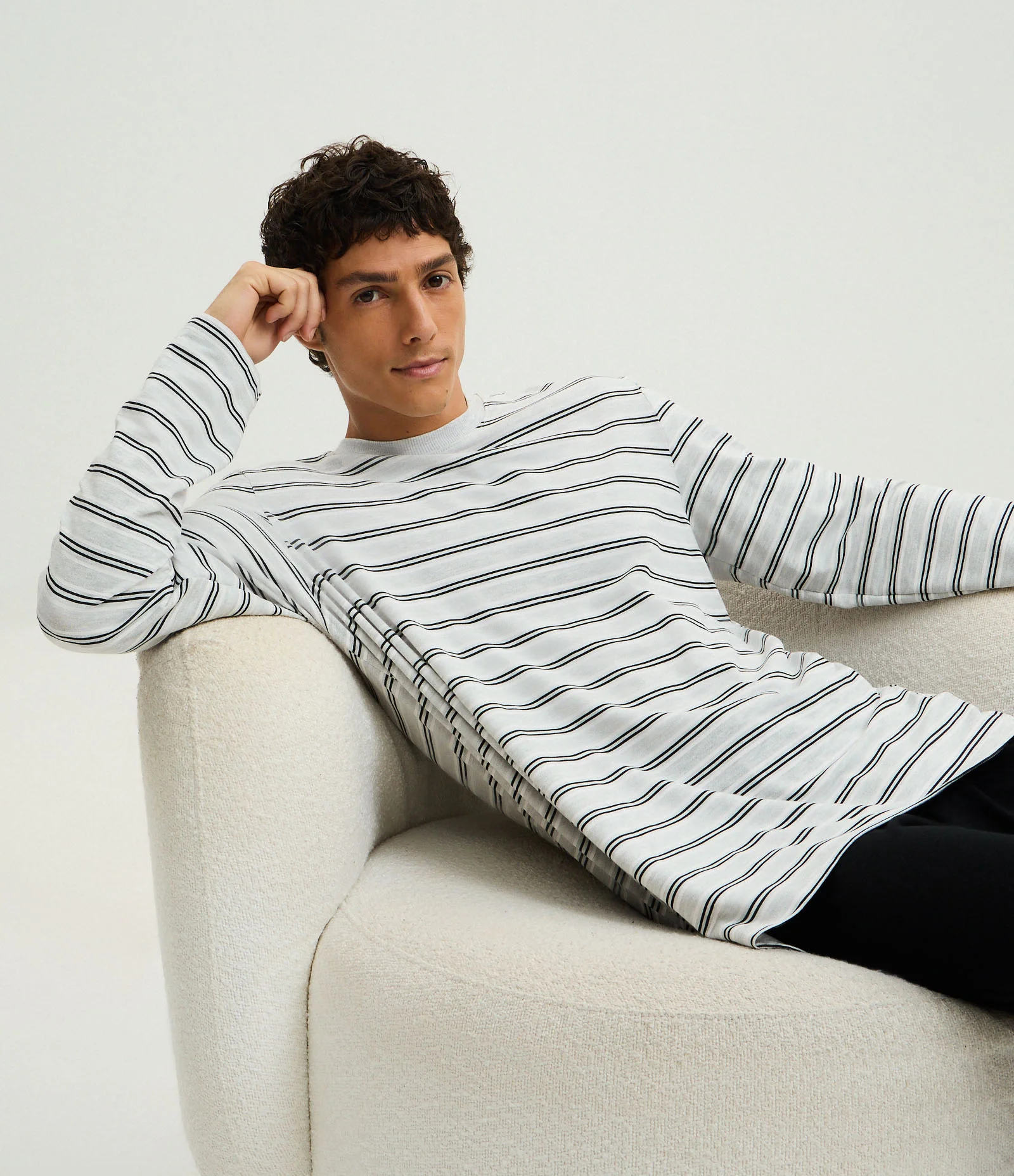 Pijama Longo com Camiseta Listrada Cinza 2