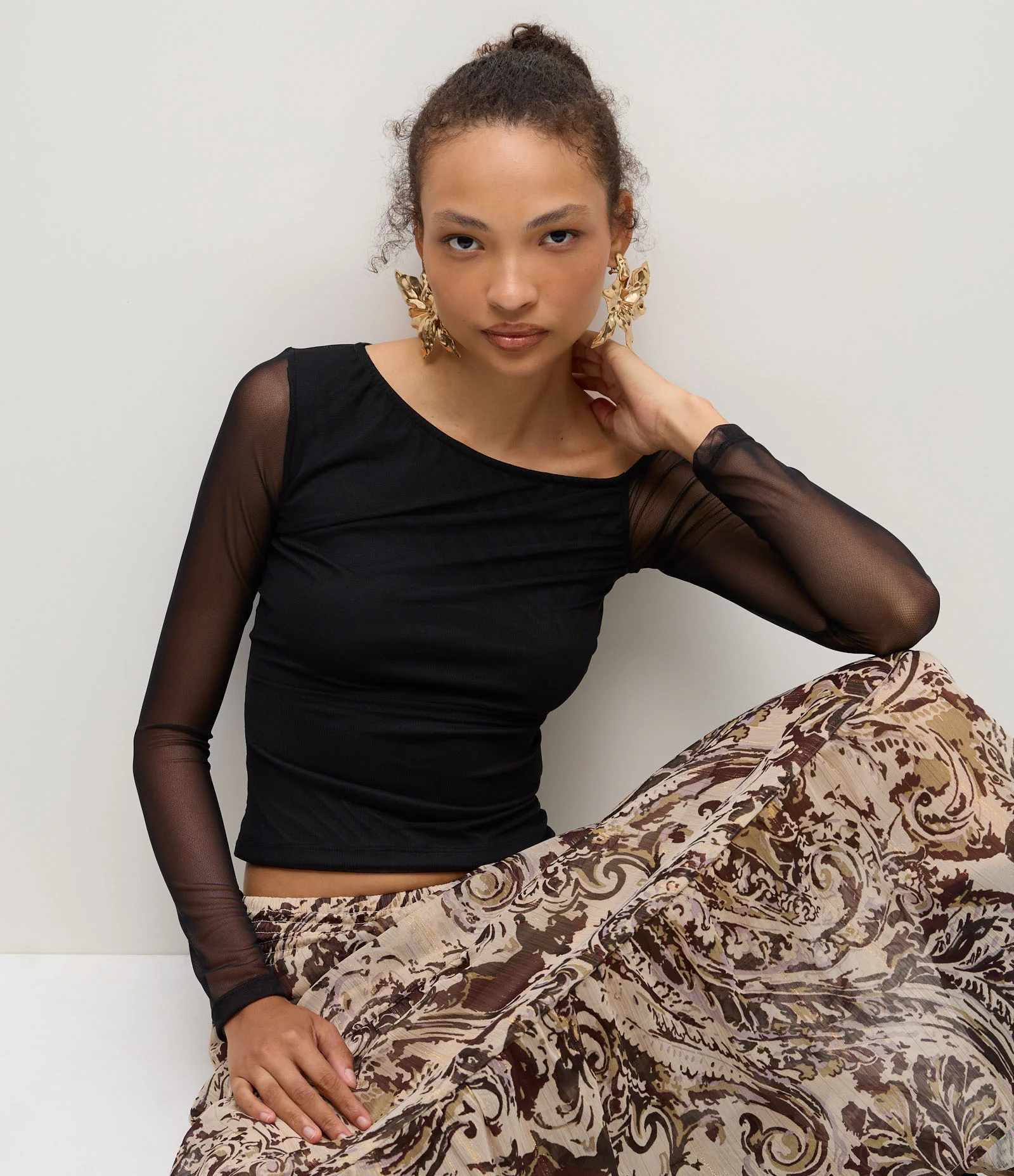 Blusa Assimétrica Ombro Único em Tule com Detalhe Transparente Preto 1