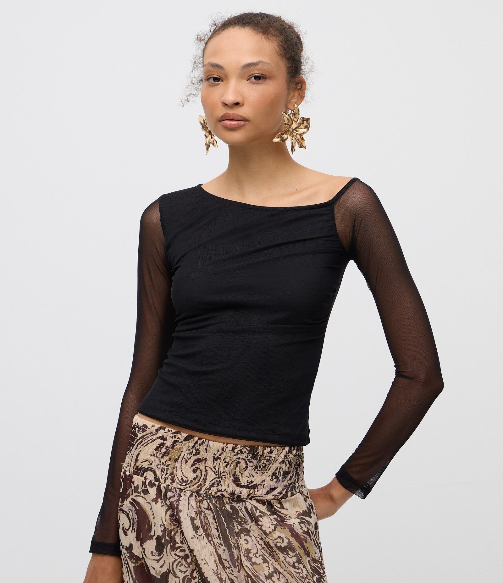 Blusa Assimétrica Ombro Único em Tule com Detalhe Transparente Preto 3